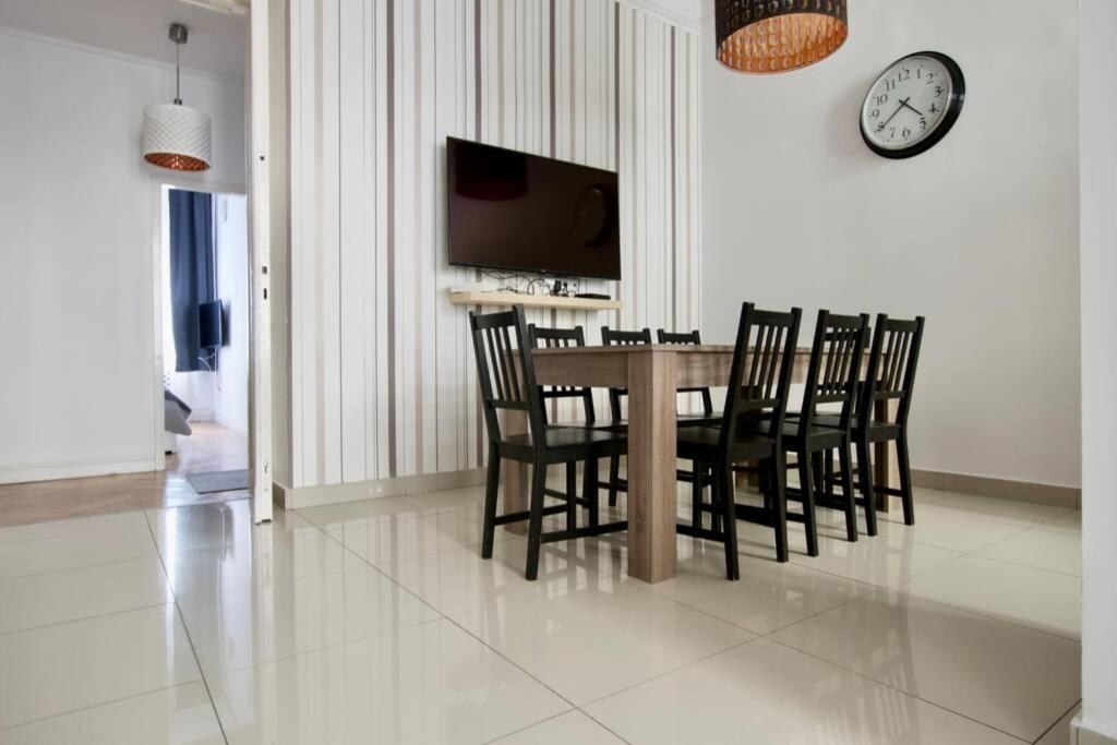 Premium Apartment By Hi5-Vaci Str. 3 Bedroom Budapest Exteriör bild