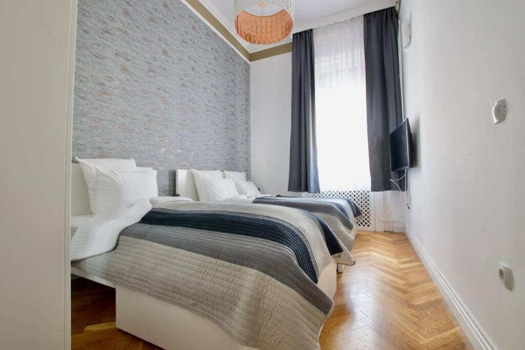Premium Apartment By Hi5-Vaci Str. 3 Bedroom Budapest Exteriör bild